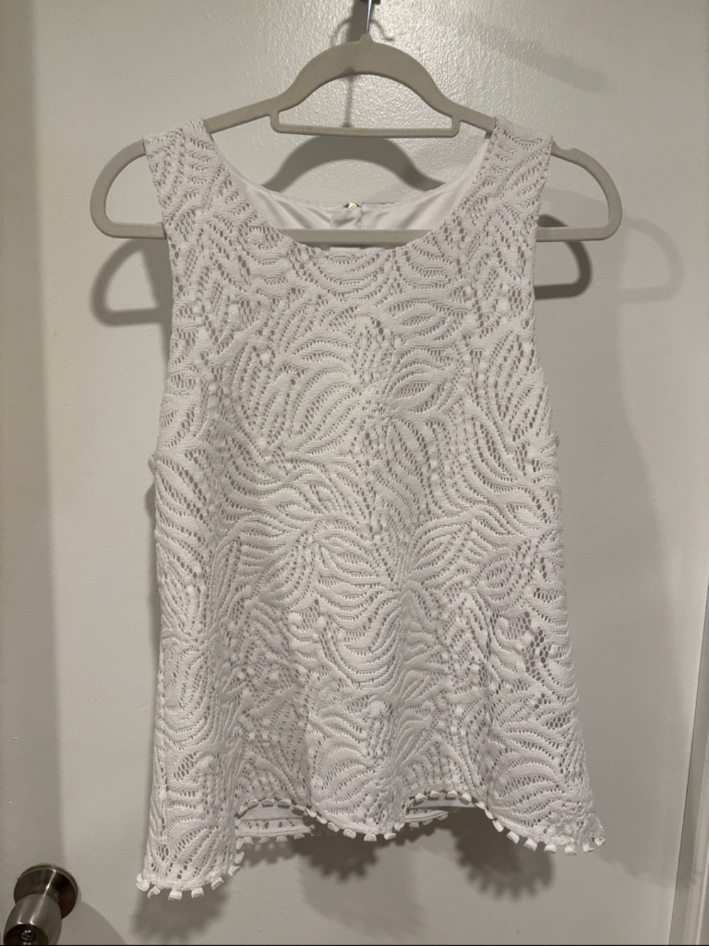 Lilly Pulitzer White Lace Eyelet Tank with Pom Trim Size L